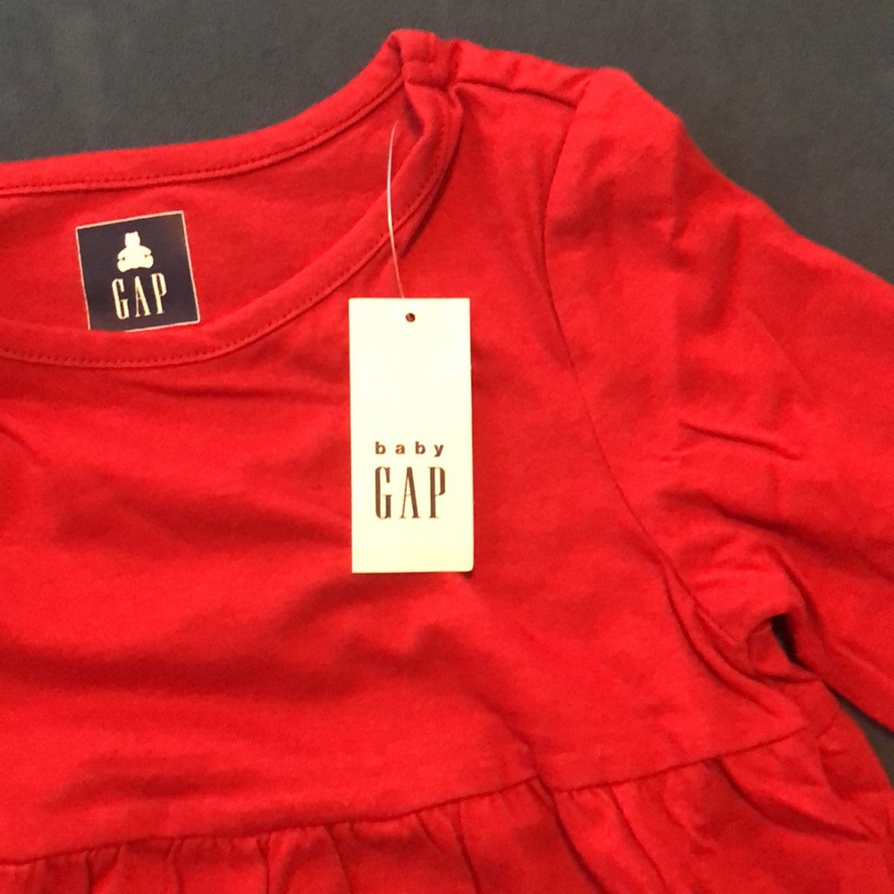 GAP - Red Top (NWT) - Picture 5 of 6